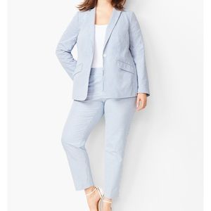 Talbots seersucker pant suit. Size 6.